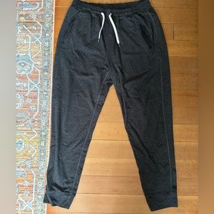 Vuori Men’s Ponto Performance Joggers XL in Charcoal